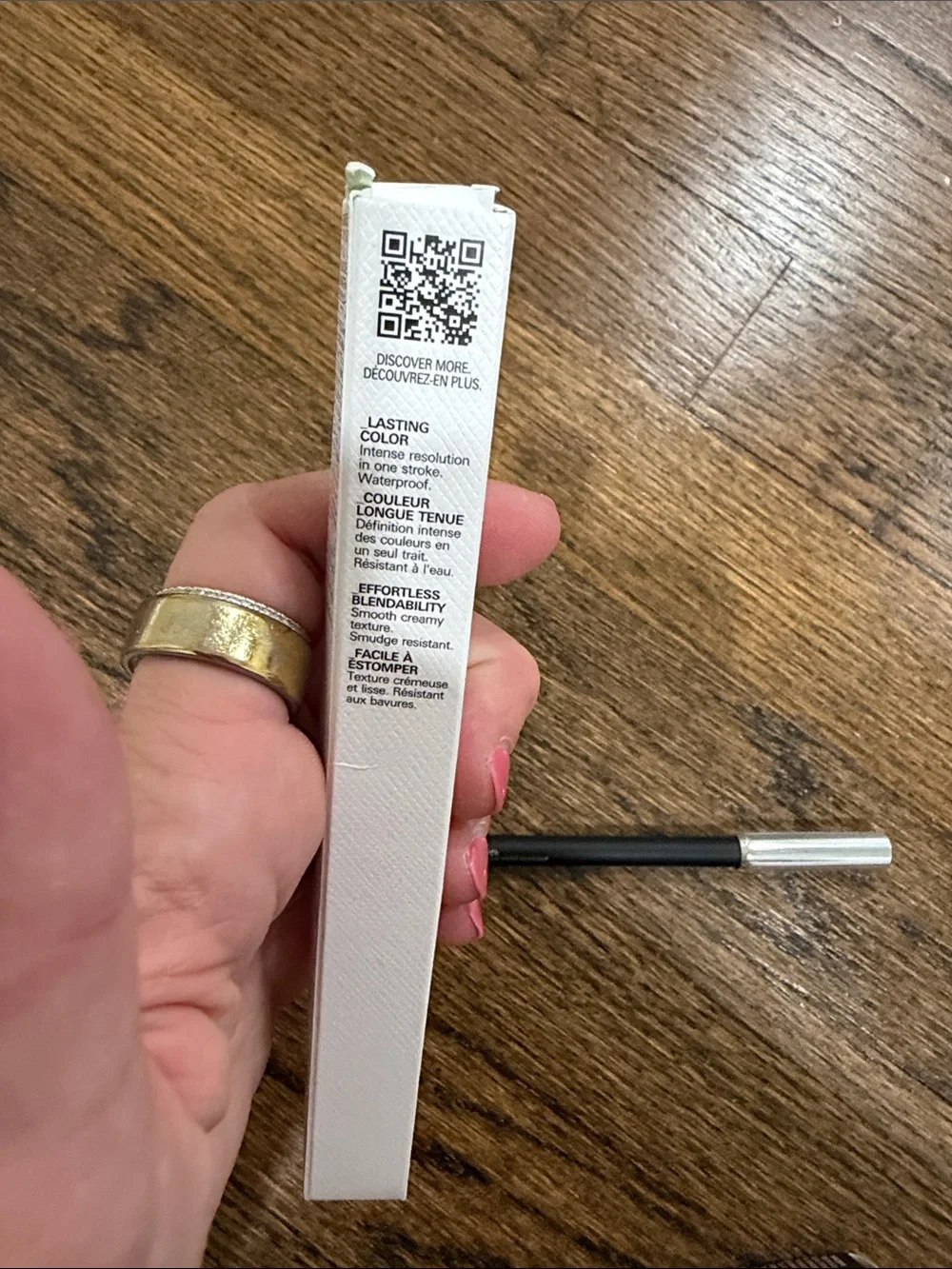 Prada Lines Durable Gliding eye pencil in Nero